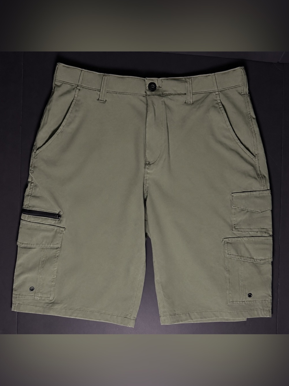Men's Cargo Shorts in Olive green